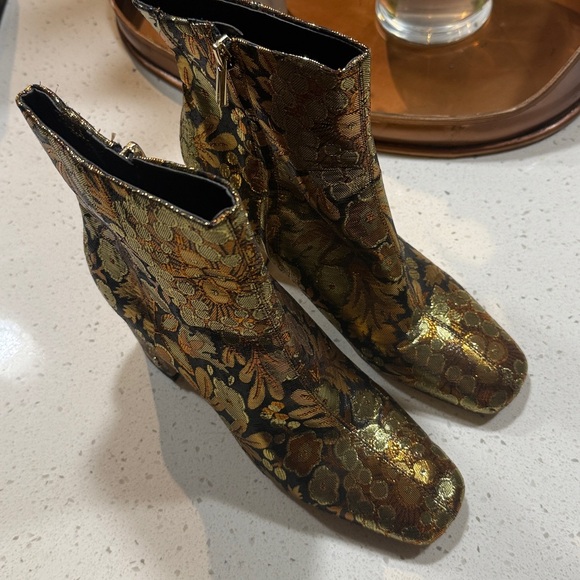 Sam Edelman Fawn Ankle Bootie - Picture 4 of 6